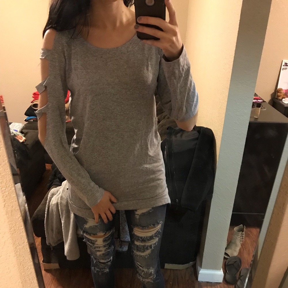 Slit sleeve top